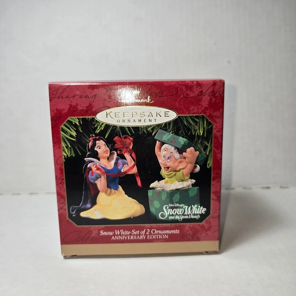 Hallmark Keepsake Snow White Set of 2 Anniversary Edition Ornaments & Dopey!‎